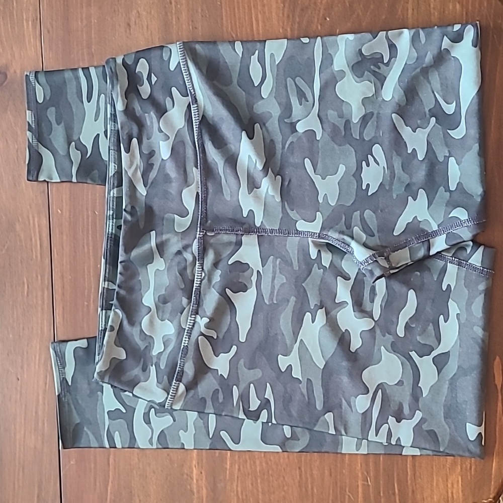 Camo leggings